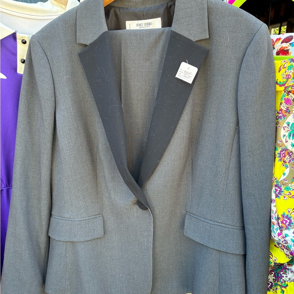 ✨ Jones of New York Studio Gray Blazer & Matching Dress Slacks Set ✨